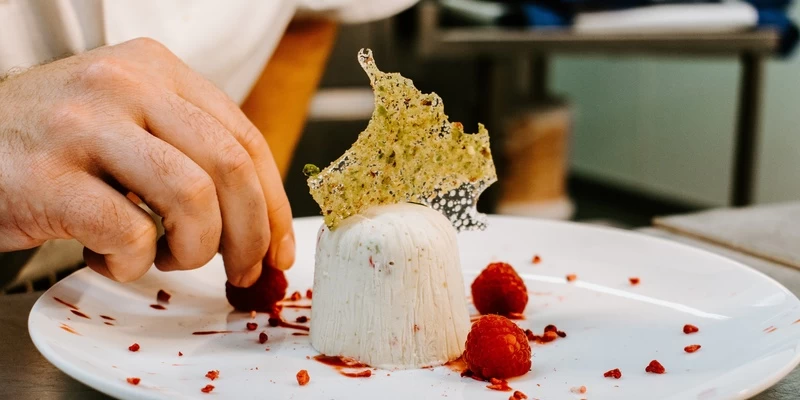 elle cosgrave bEwJDtPGuKU unsplash